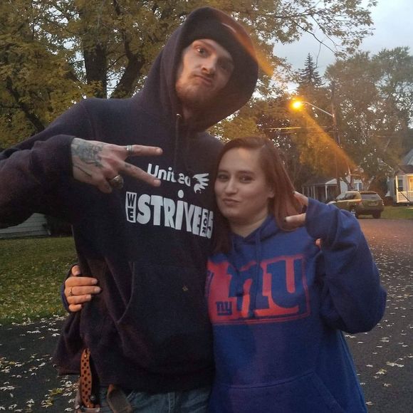 Meet your Posher, Nicole - Picture 1 of 1